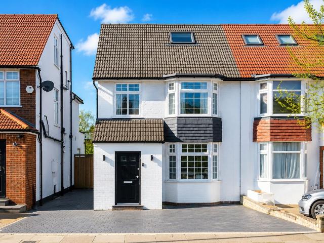 House for rent in The Hale, Greater London