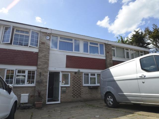 House for rent in Lower Halliford, Surrey