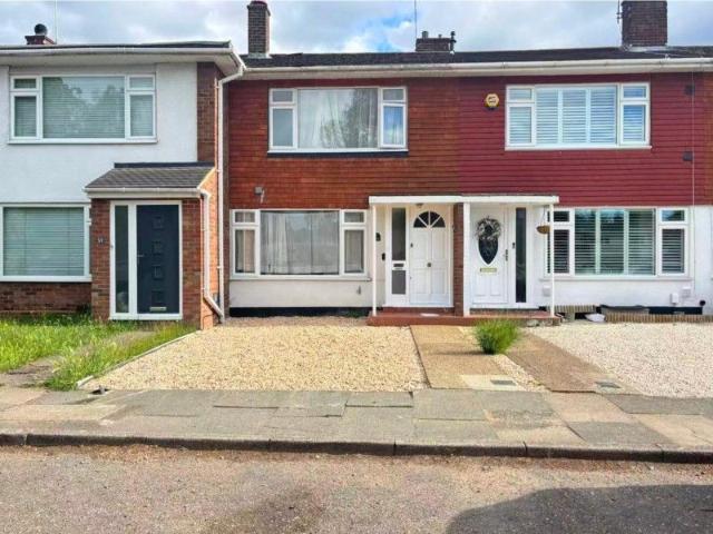 Apartment for rent in Lower Halliford, Surrey