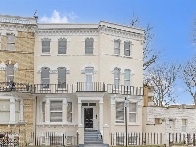 Apartment for rent in West Kensington, Greater London