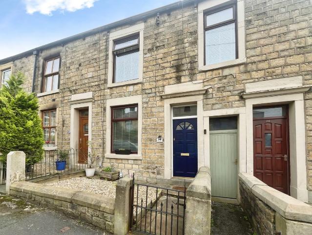 House for rent in Charlesworth, East Midlands