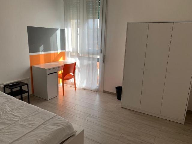 Stanza in affitto a Sud-Ovest, Brenzone