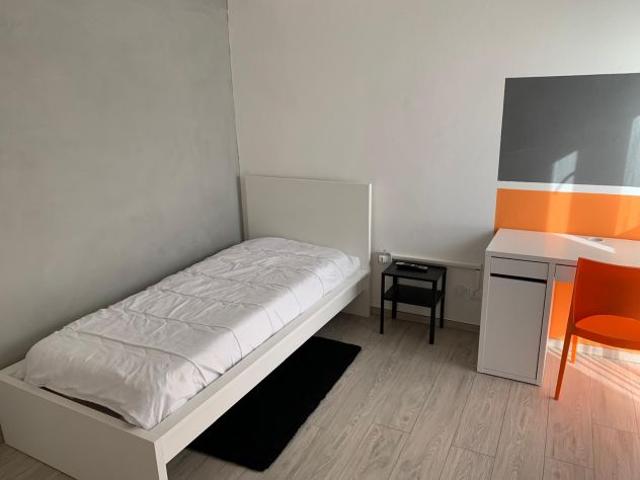 Stanza in affitto a Sud-Ovest, Brenzone