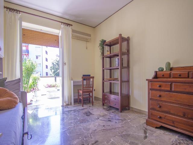 Appartamento in affitto a Municipio 6, Milano
