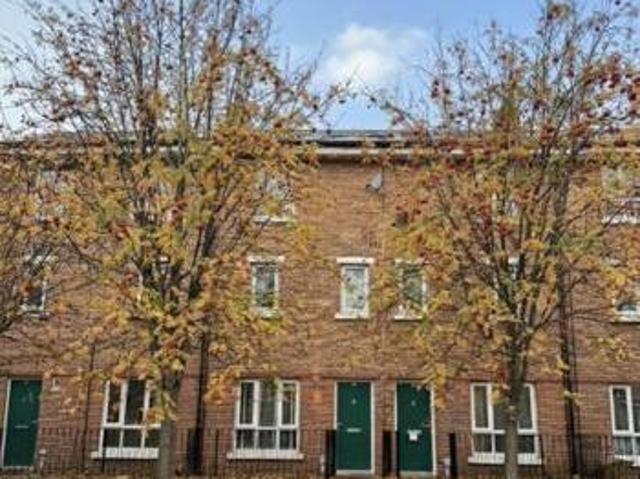House for rent in Calderstones