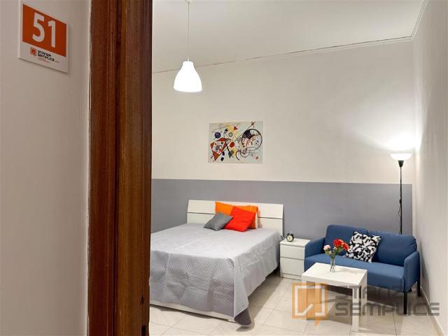 Stanza in affitto a Municipalità 4, Napola