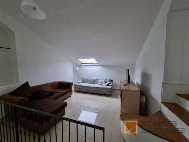 Stanza in affitto a Municipalità 4, Napola