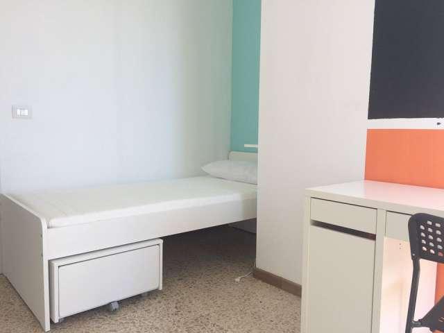 Stanza in affitto a Is Mirrionis, Cagliari