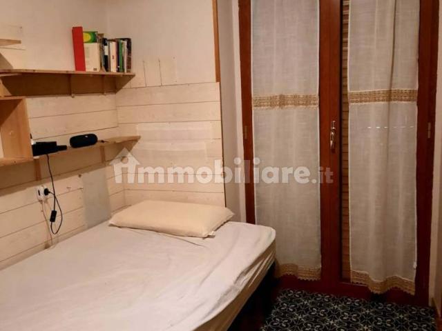 Stanza in affitto a Municipalità 4, Campania