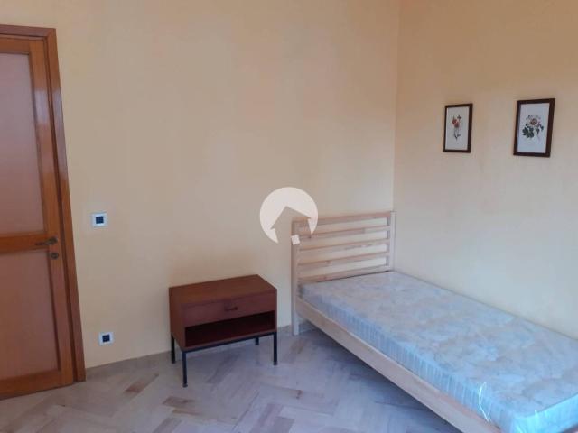 Stanza in affitto a Mirabello, Re