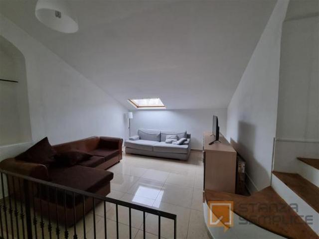 Stanza in affitto a Municipalità 4, Napola