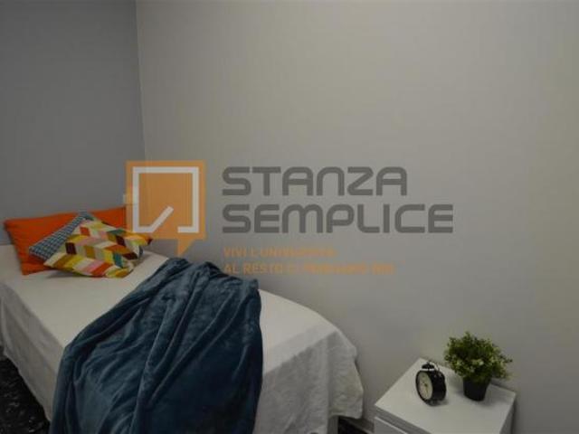 Stanza in affitto a Re, Italia