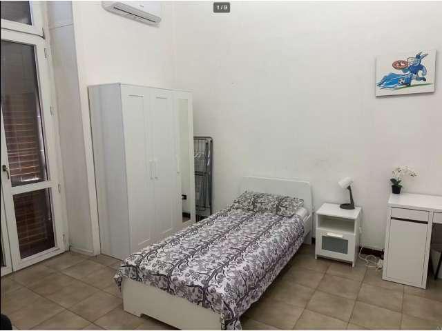 Stanza in affitto a Municipalità 4, Napola