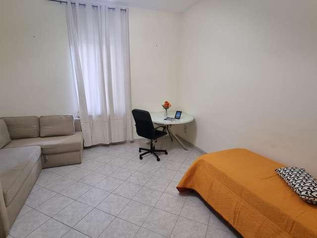 Stanza in affitto a Municipalità 10, Campania