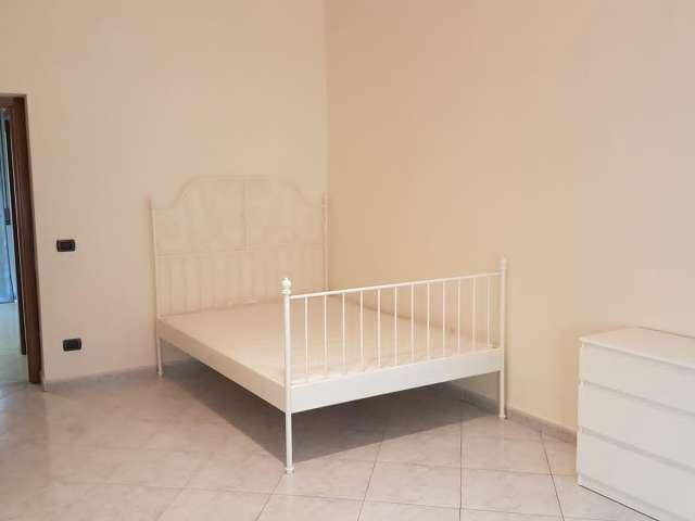 Stanza in affitto a Municipalità 2, Napola