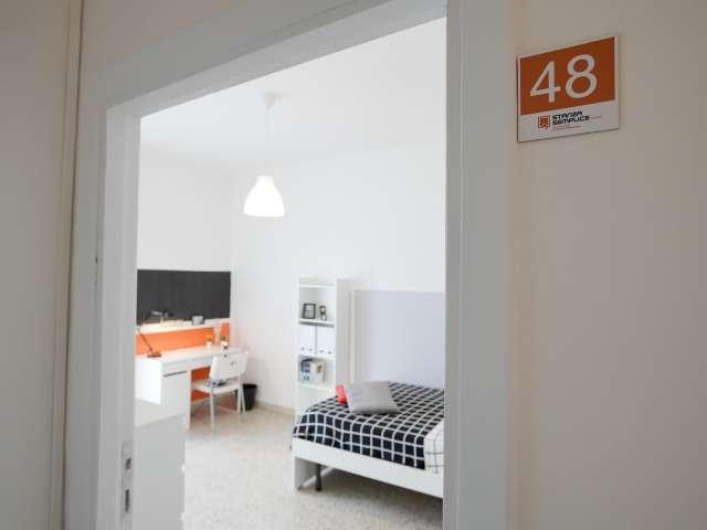 Stanza in affitto a Municipalità 3, Napola