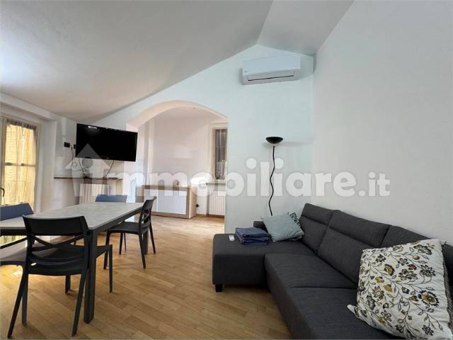 Stanza in affitto a San Giacomo città, Re
