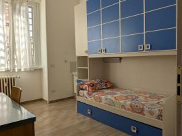 Stanza in affitto a Municipio 9, Milano
