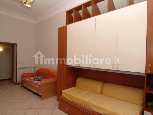 Stanza in affitto a Municipalità 4, Campania