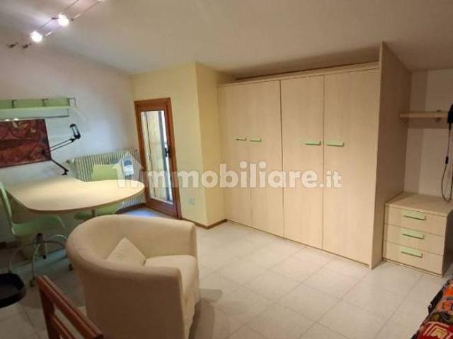 Stanza in affitto a Coviolo, Re