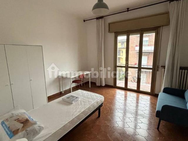 Stanza in affitto a Villaggio Stranieri-Bazzarola, Re