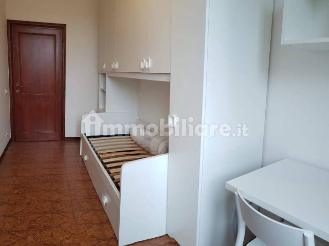 Stanza in affitto a San Pietro esterna, Re