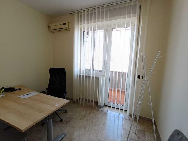 Ufficio in affitto a Municipio 2, Puglia