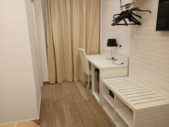 Stanza in affitto a Municipalità 4, Napola