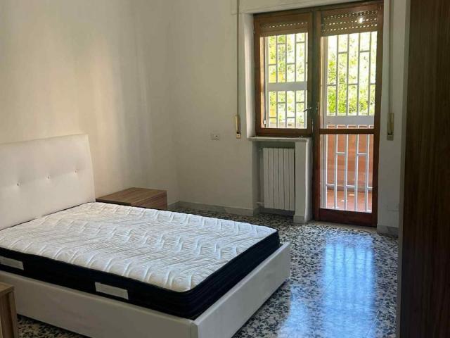 Stanza in affitto a Municipalità 5, Campania