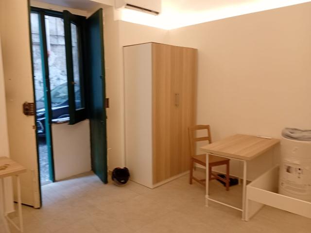 Stanza in affitto a Municipalità 6, Napola