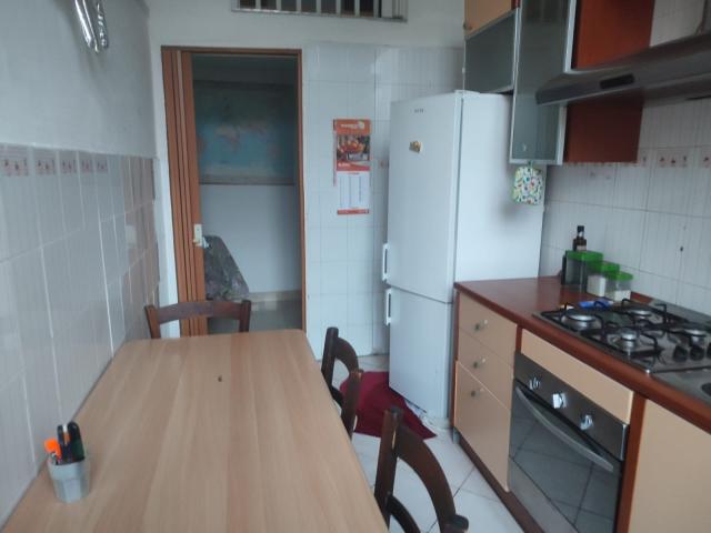 Stanza in affitto a Municipalità 4, Napola