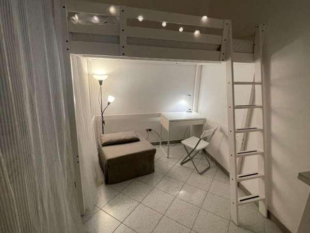 Stanza in affitto a Municipalità 2, Napola