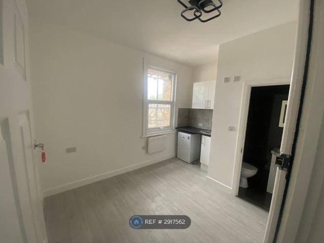 Studio for rent in London Borough of Lewisham, Greater London