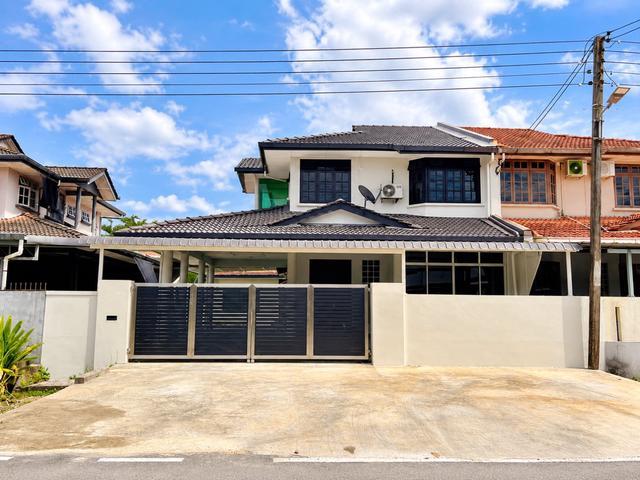 Residential House for sale in Kuching, Bahagian Kuching