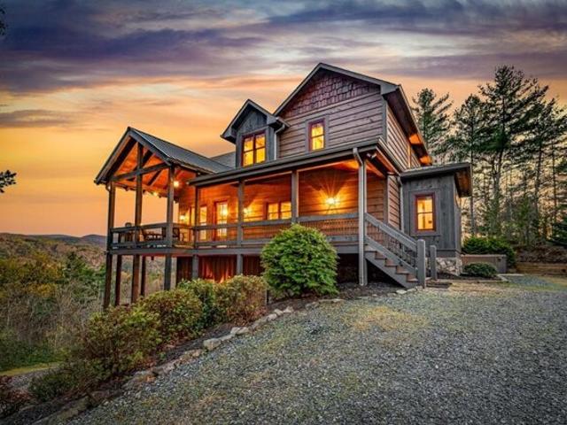 House for sale in Blue Ridge
