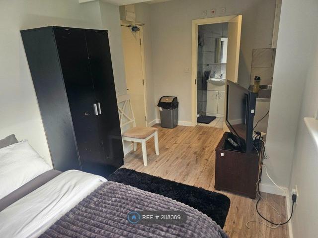 Studio for rent in St Mary Cray, Greater London