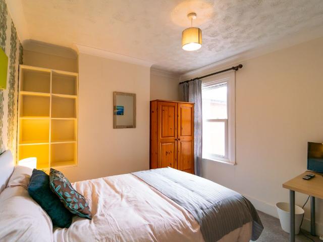 Room for rent in Newtown, Reading