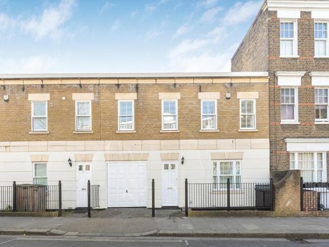 House for rent in West Kensington, Greater London