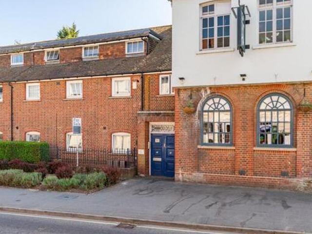 House for sale in Kings Hill, Colliers End