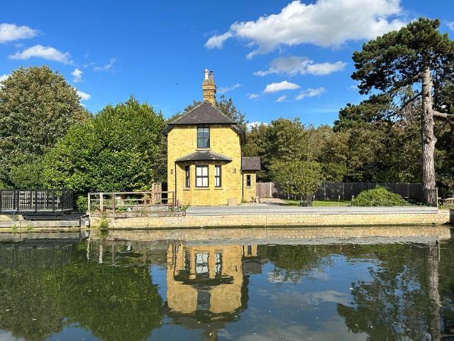 House for rent in Kings Hill, Colliers End