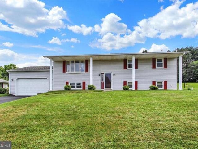House for sale in Spring Grove