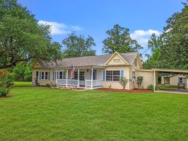 House for sale in Hemphill, Texas