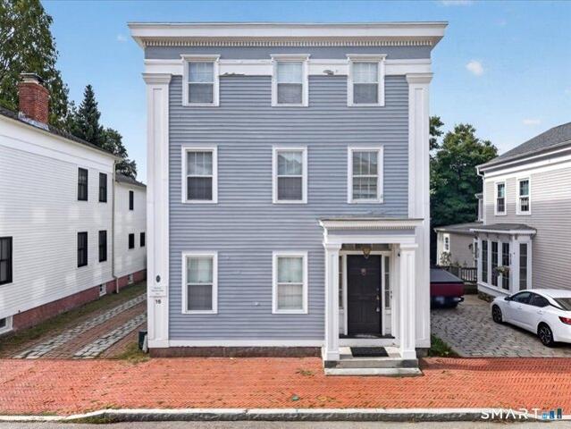 House for sale in Downtown New London Historic District, New London