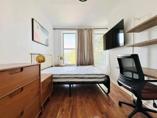 Room for rent in Arverne, New York