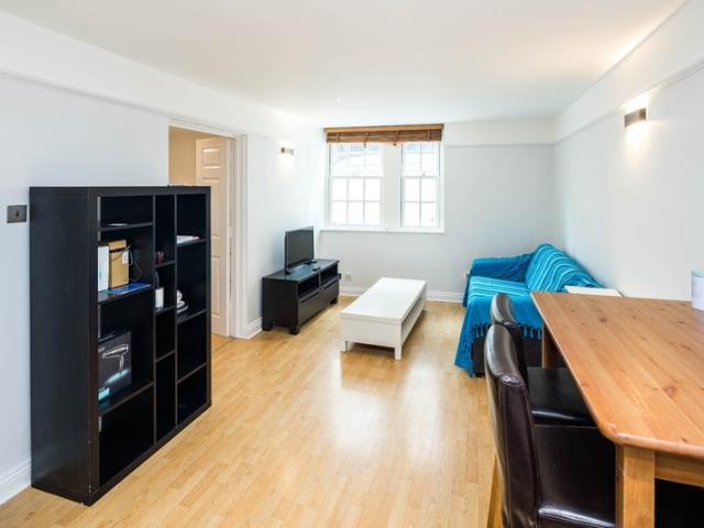 Apartment for rent in Stepney, Greater London