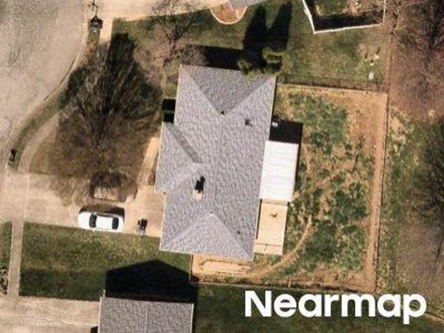 House for sale in Suburban Arces, Jeffersonville
