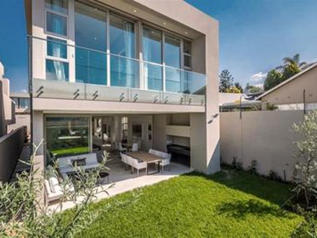 Townhouse for sale in Sandton, Morningside