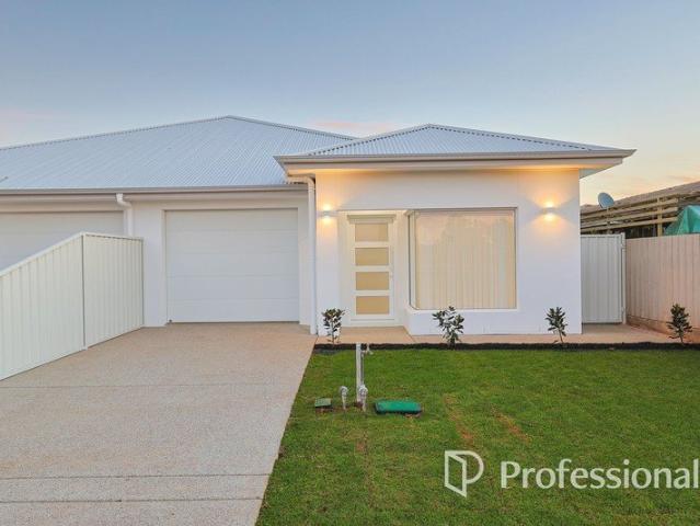 Townhouse for sale in Irymple, Victoria