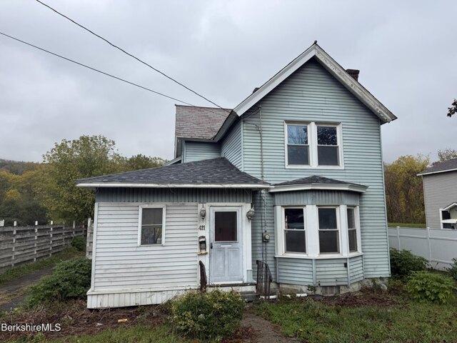 House for sale in Greylock, North Adams