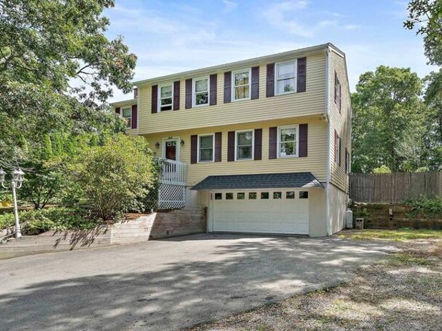 House for sale in Manomet, Massachusetts